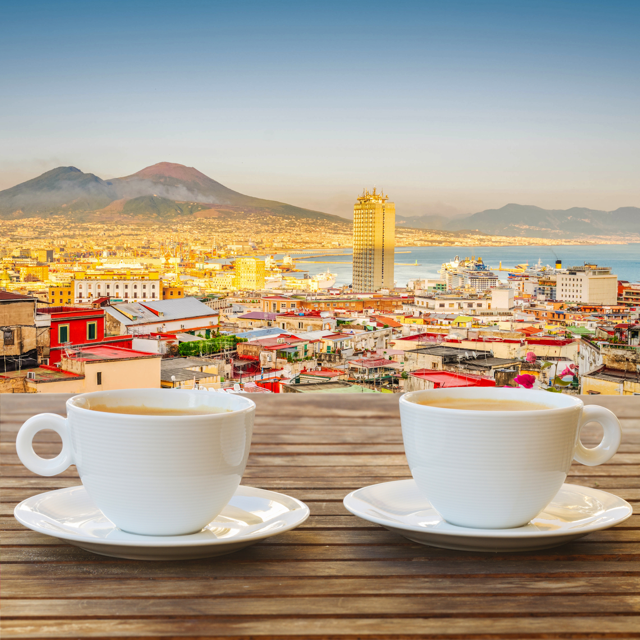 Kaffee für zwei in Neapel, Italien Kaffee für zwei in Neapel, Italien Bild