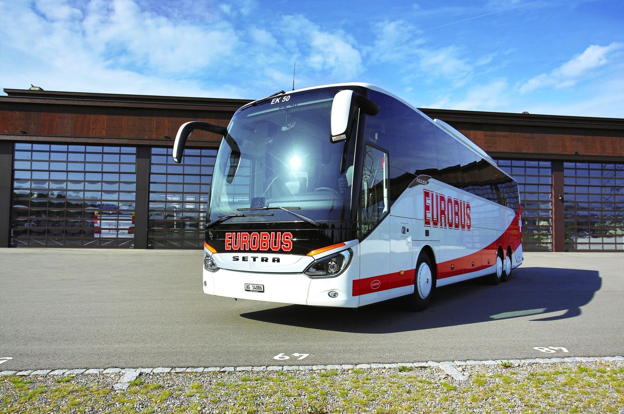 EUROBUS vor dem Reisezentrum Bild