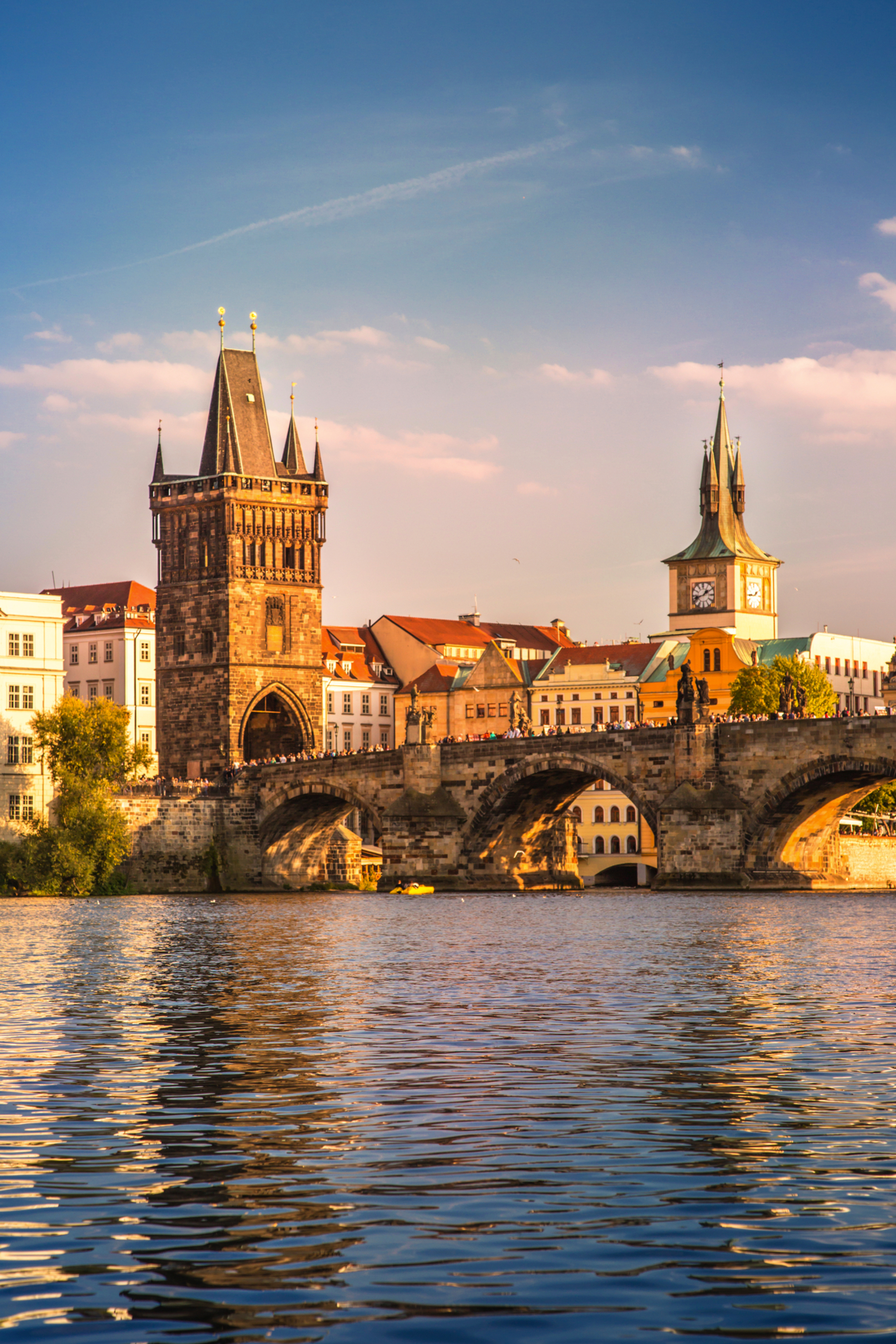 Karlsbrücke und Aussichtsturm in Prag Karlsbrücke und Aussichtsturm in Prag Bild