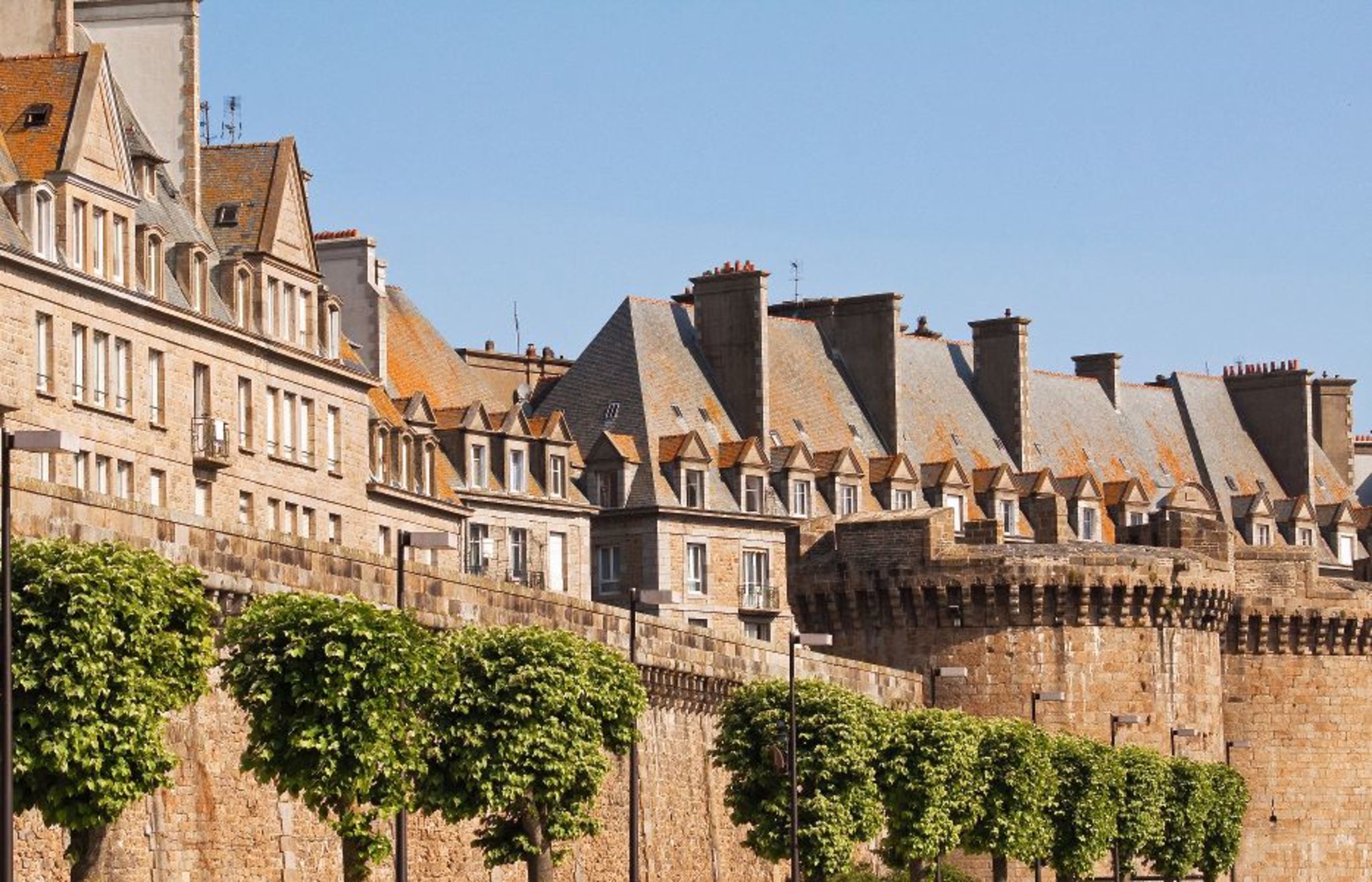 Stadtmauer in St. Malo Stadtmauer in St. Malo Bild