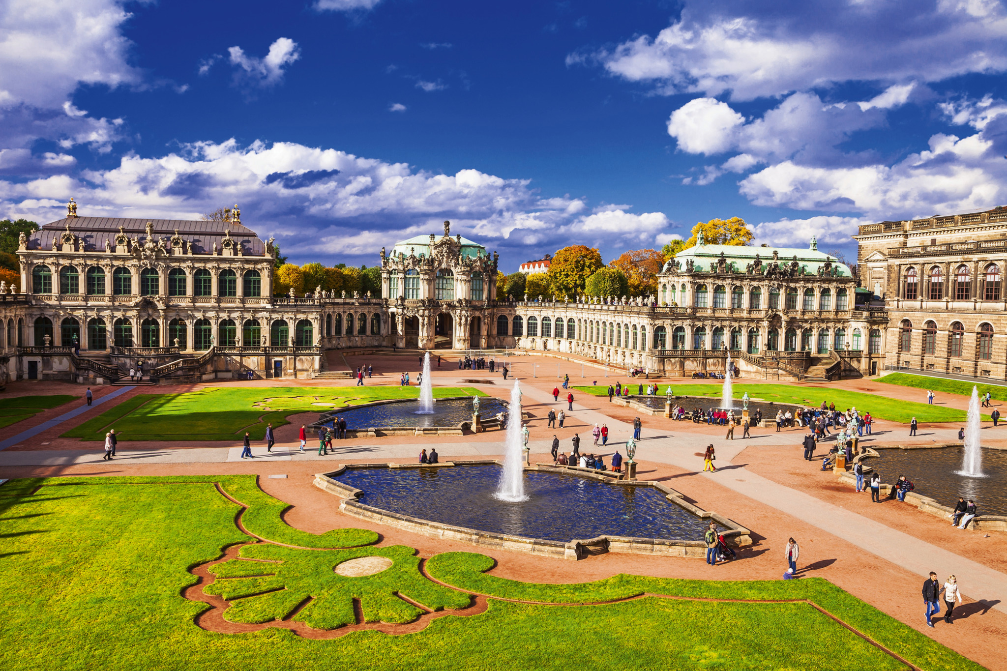 Dresden, berühmten Zwinger Museum mit schönen Gärten Dresden, berühmten Zwinger Museum mit schönen Gärten Bild