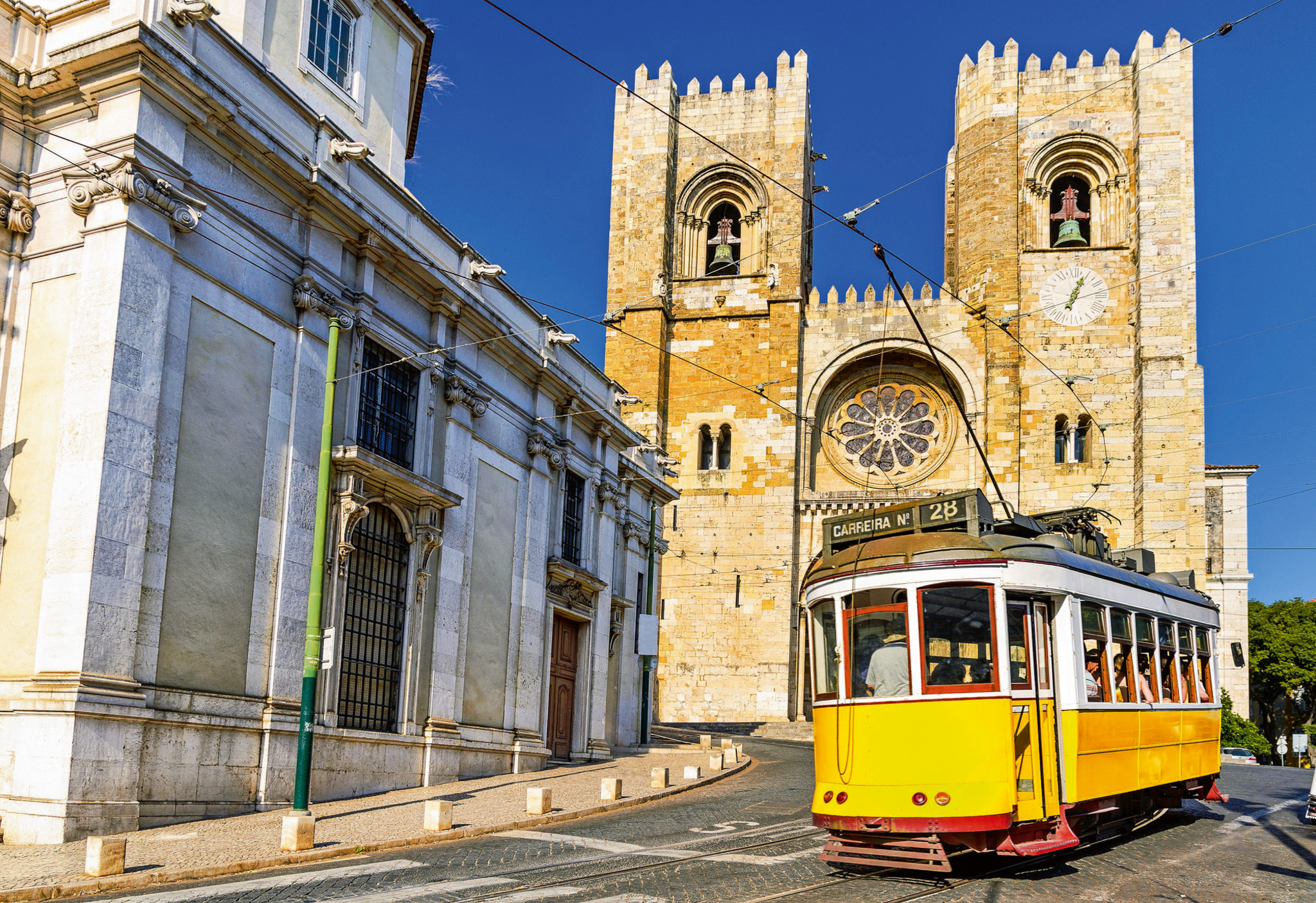 Historische gelbe Strassenbahn von Lissabon Historische gelbe Strassenbahn von Lissabon Bild