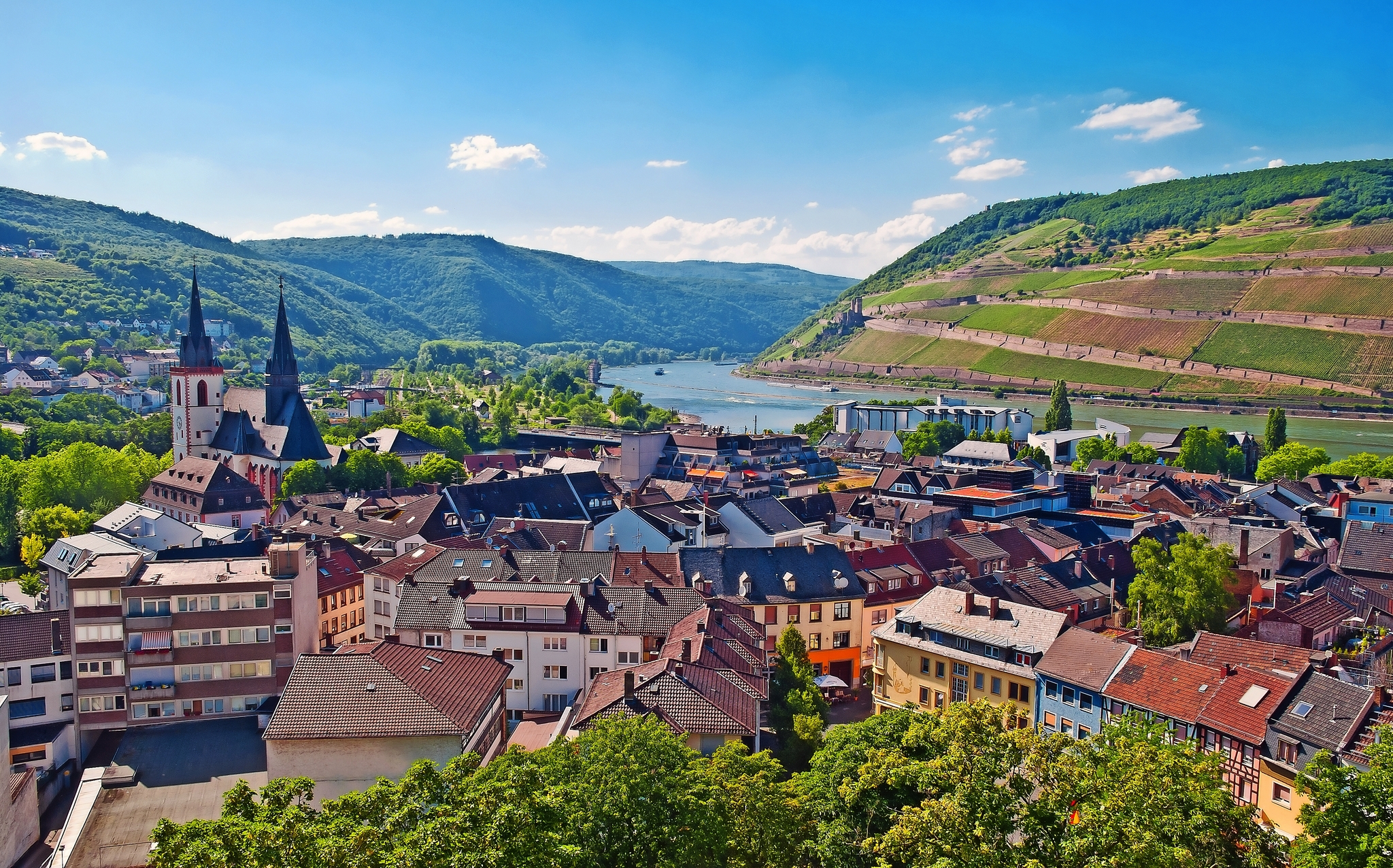 Bingen am Rhein mit Mäuseturm und Burg Ehrenfels Bingen am Rhein mit Mäuseturm und Burg Ehrenfels Bild
