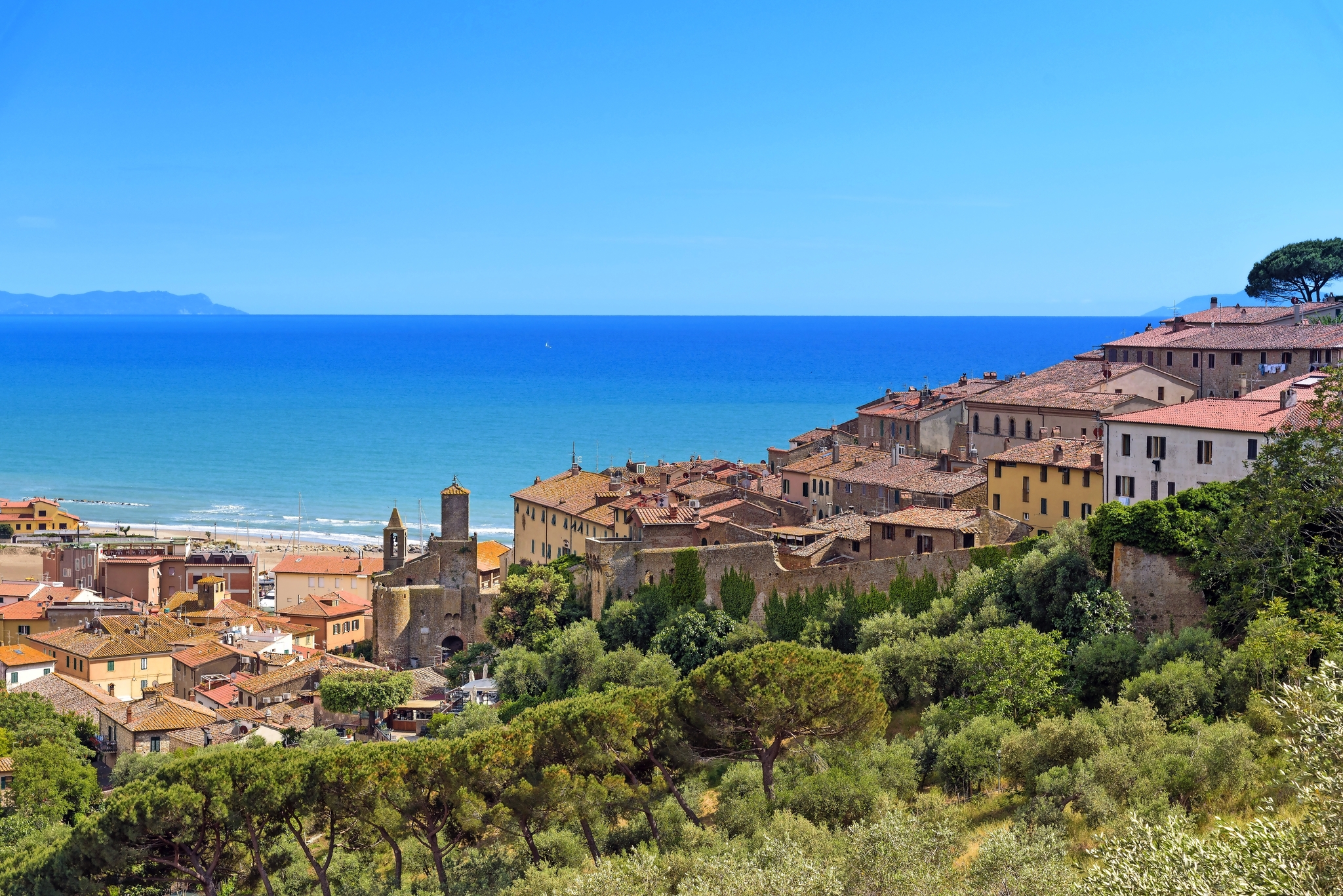 Castiglione della Pescaia - ein beliebter Badeort am Tyrrhenischen Meer Castiglione della Pescaia - ein beliebter Badeort am Tyrrhenischen Meer Bild