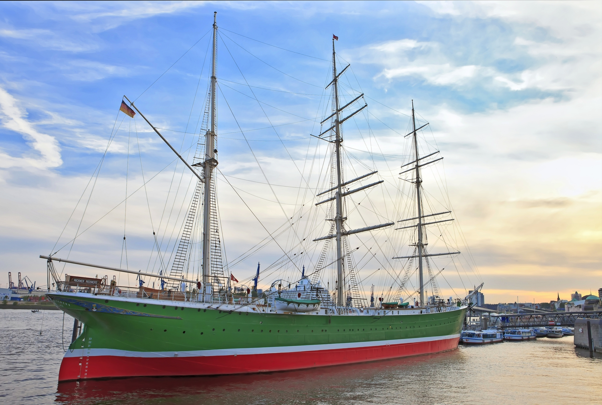 Rickmer Rickmers: historisches Schiff in Hamburg Rickmer Rickmers: historisches Schiff in Hamburg Bild
